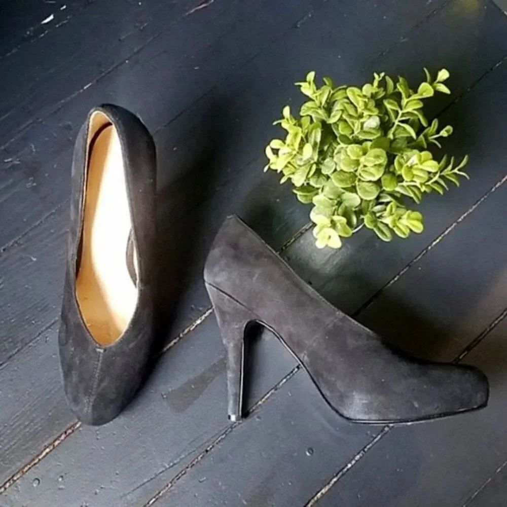 Nine West Suede Pumps - Picture 2 of 9